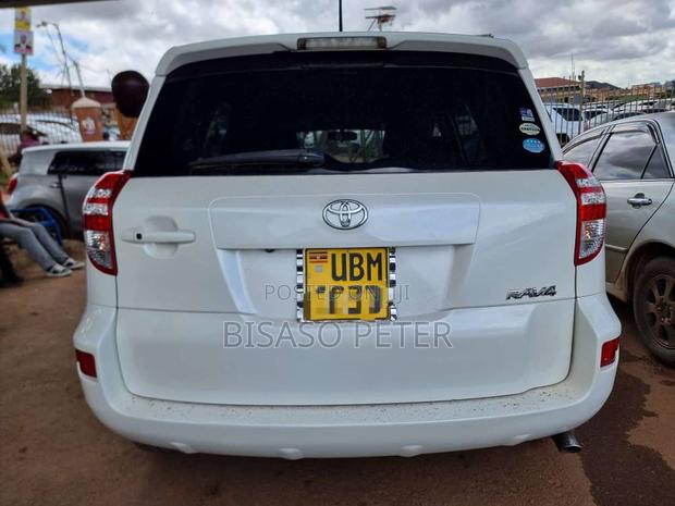 Toyota RAV4 2009 White