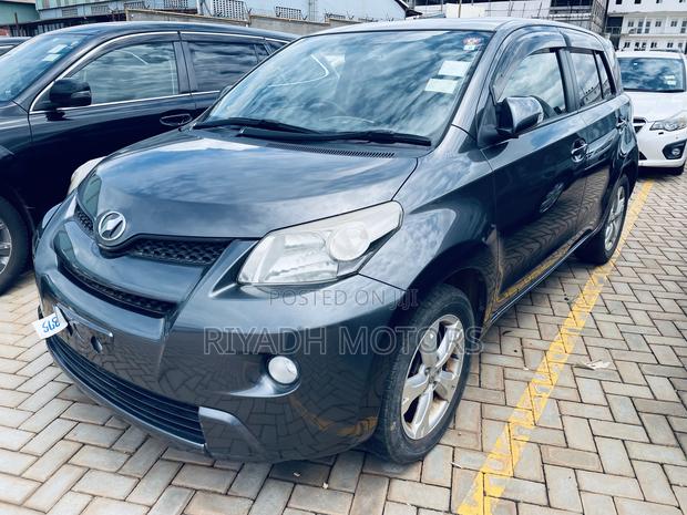 Toyota IST 2011 Gray