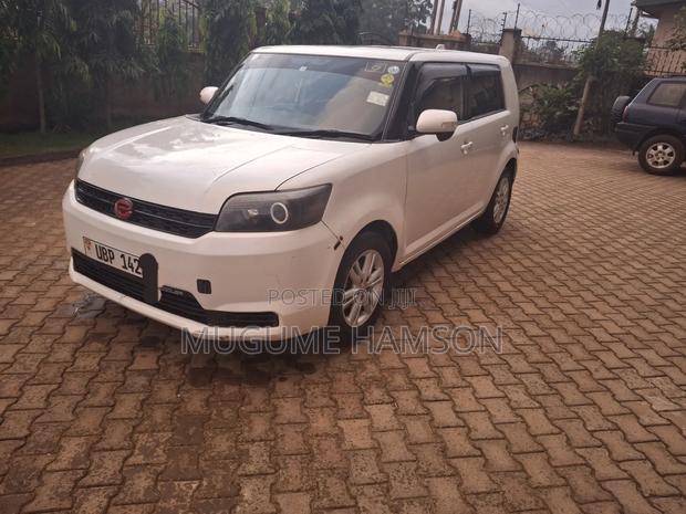 Toyota Corolla Rumion Hatchback 1.8 FWD 2015 White