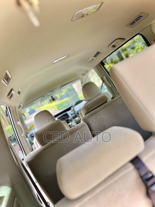 Toyota Noah 2011 White