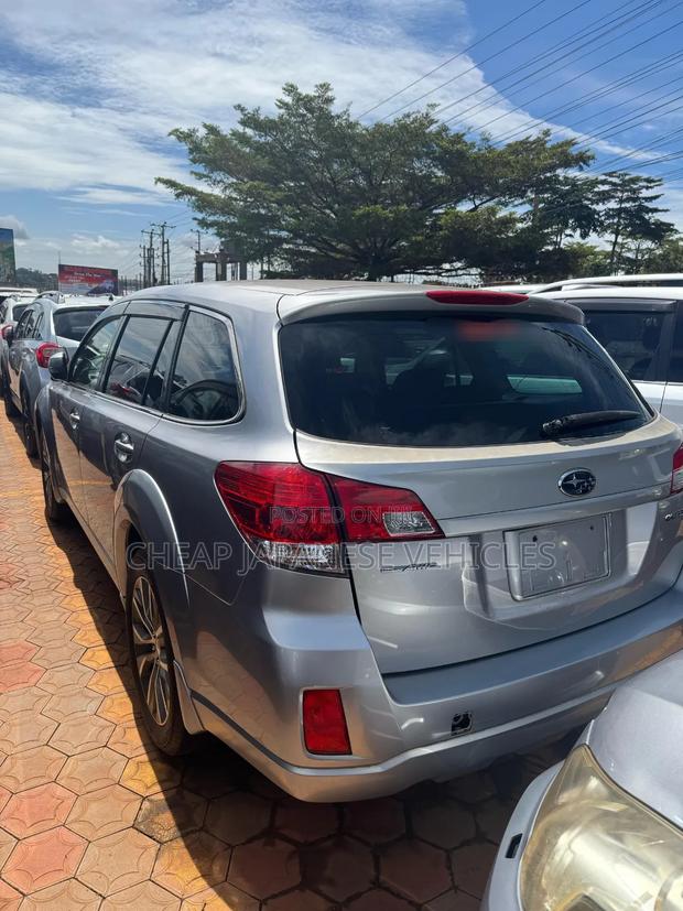 Subaru Outback 2.5i Premium PZEV 2012 Silver