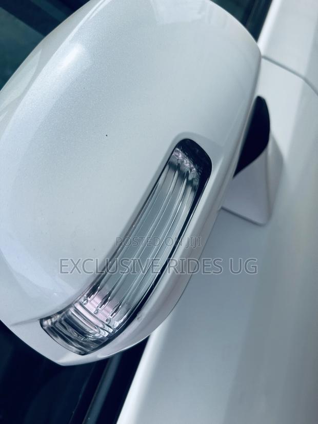 Toyota Noah 2012 White