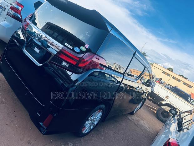 Toyota Alphard 2017 Black