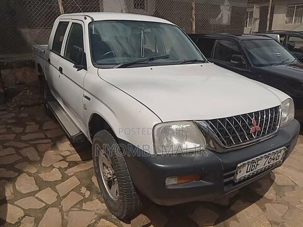 Mitsubishi L200 2004 White