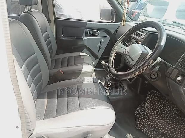 Mitsubishi L200 2004 White