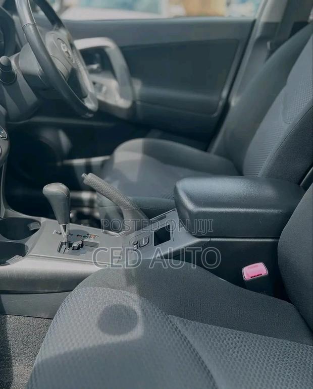 Toyota RAV4 2012 Silver