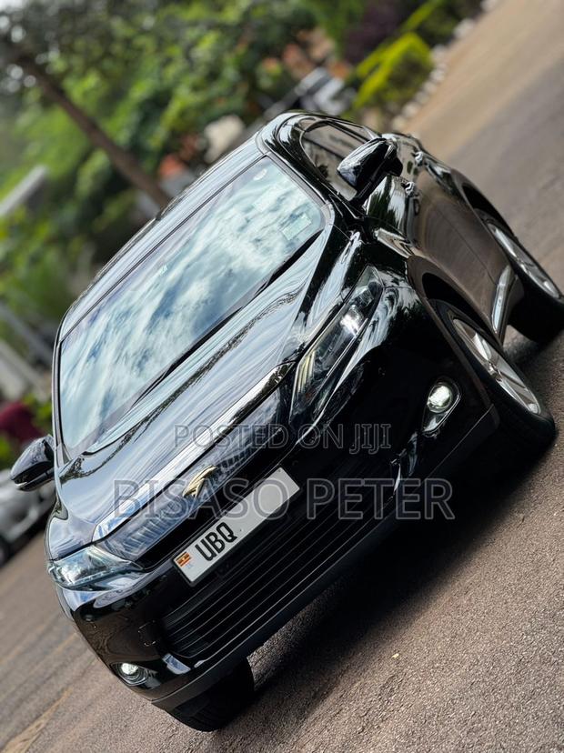 Toyota Harrier 2.0 2015 Black