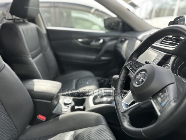 Nissan X-Trail 2.0 Petrol FWD 2017 Silver