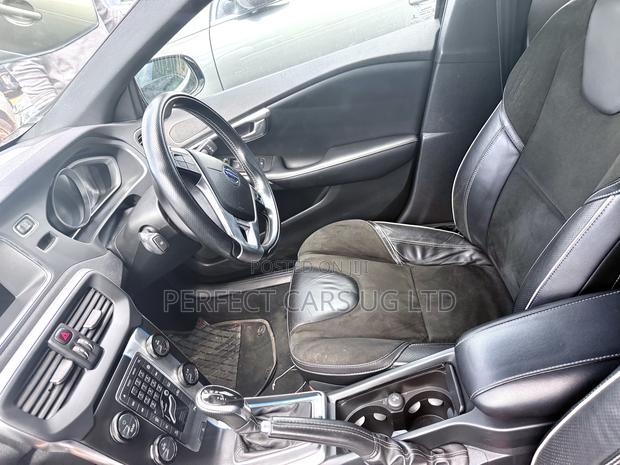 Volvo V40 2014 Black