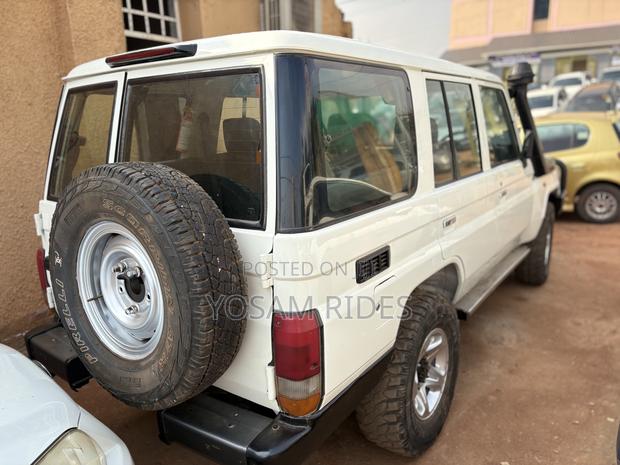 Toyota Land Cruiser Prado 4.0 i 2012 White