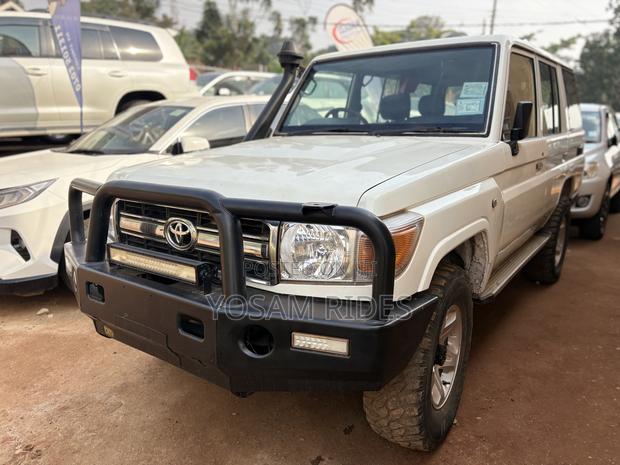 Toyota Land Cruiser Prado 4.0 i 2012 White