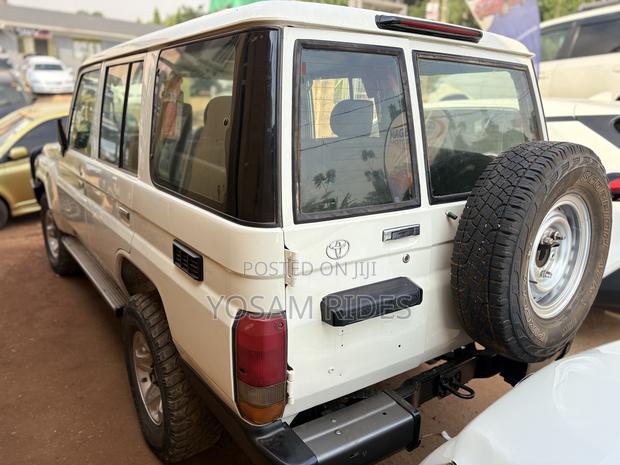 Toyota Land Cruiser Prado 4.0 i 2012 White