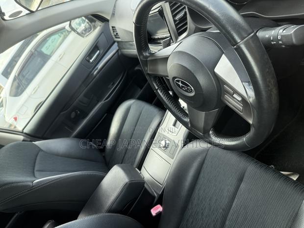 Subaru Outback 2.5i Premium PZEV 2012 White