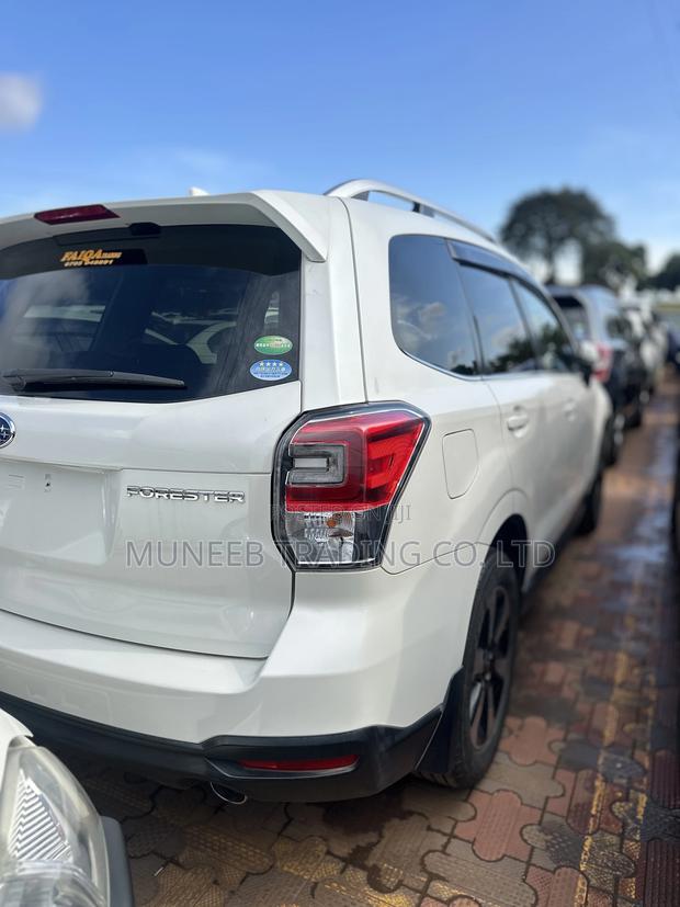 Subaru Forester 2.0XT Touring AWD 2016 White
