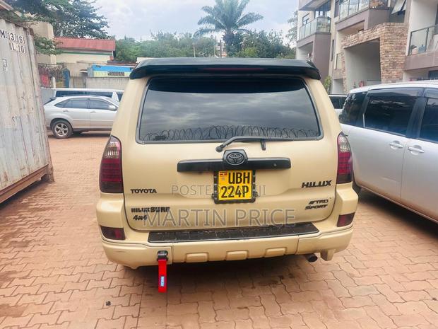 Toyota Hilux Surf 2009