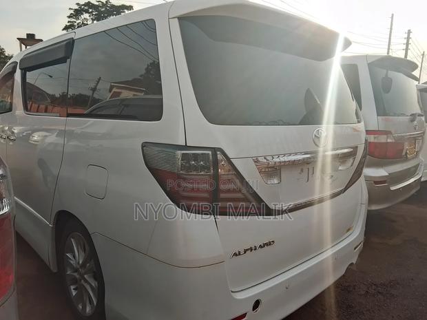 Toyota Alphard 2012 Pearl
