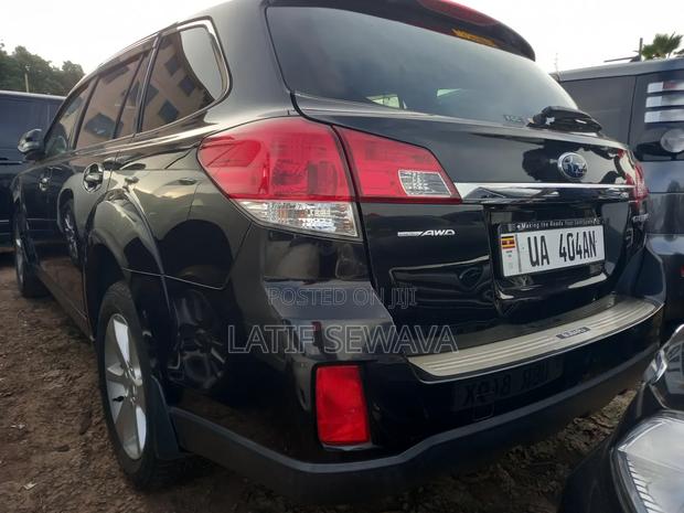 Subaru Outback 2.5i Premium 2010 Black