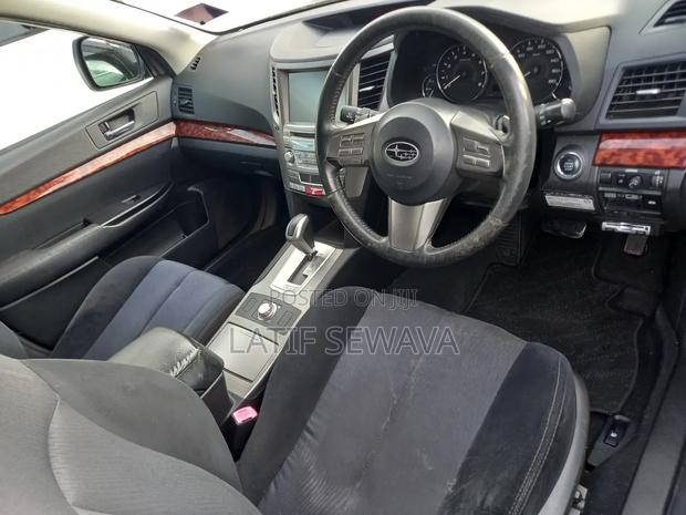 Subaru Outback 2.5i Premium 2010 Black