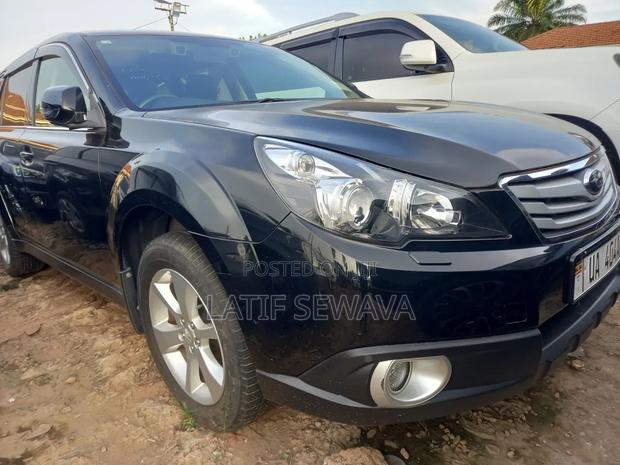 Subaru Outback 2.5i Premium 2010 Black