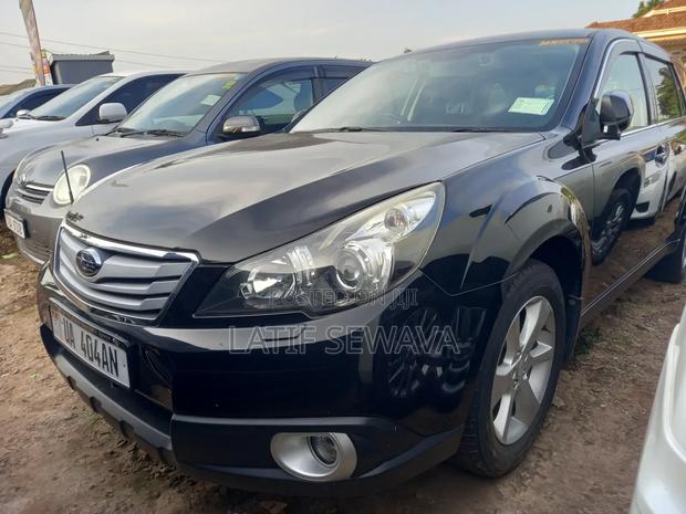 Subaru Outback 2.5i Premium 2010 Black