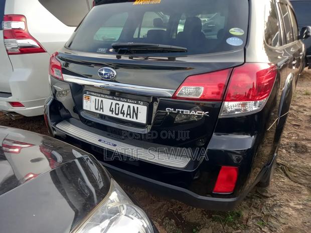 Subaru Outback 2.5i Premium 2010 Black