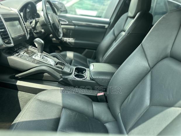 Porsche Cayenne S Hybrid 2012 White