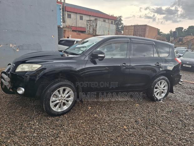 Toyota Vanguard 2010 Black