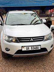 Mitsubishi Outlander 2010 White for sale
