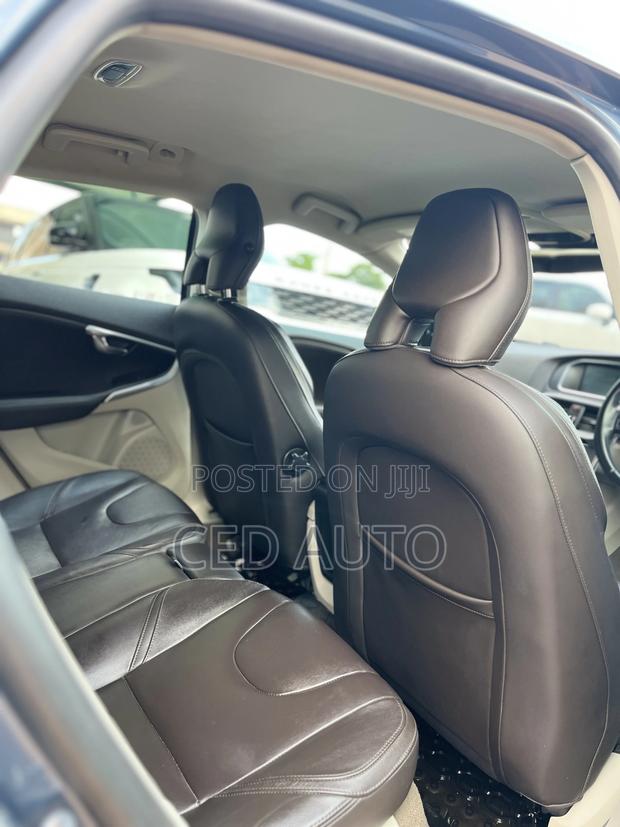 Volvo V40 2015 Blue
