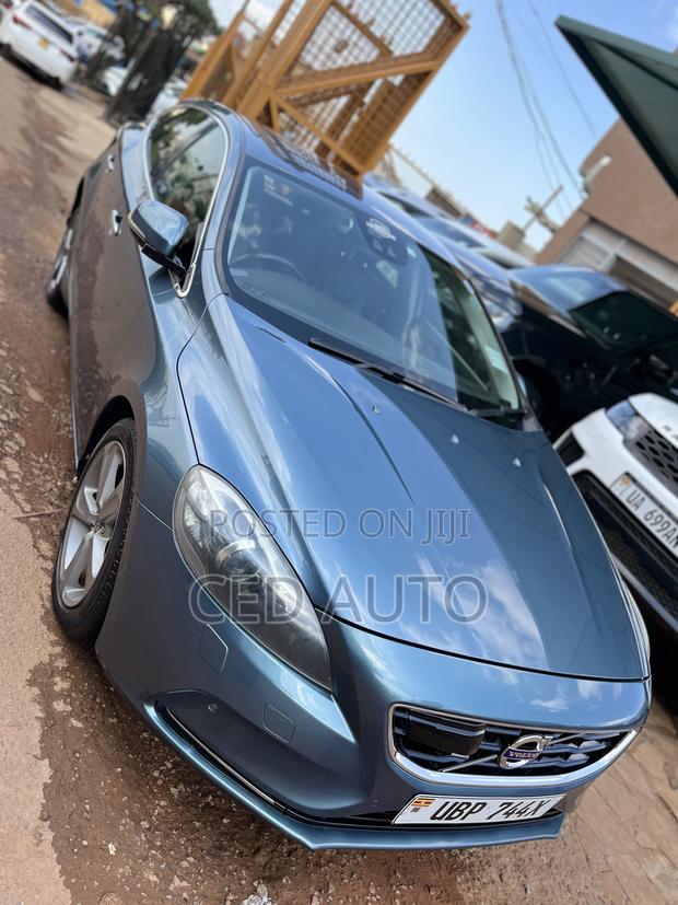 Volvo V40 2015 Blue