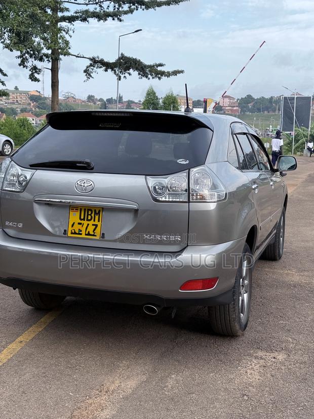 Toyota Harrier 2.4 2009 Gray