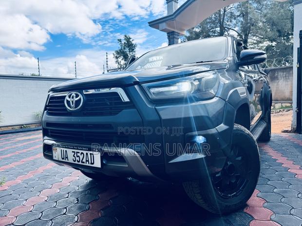 Toyota Hilux Revo Double Cab Deisel 2.8 AWD 2017 Gray