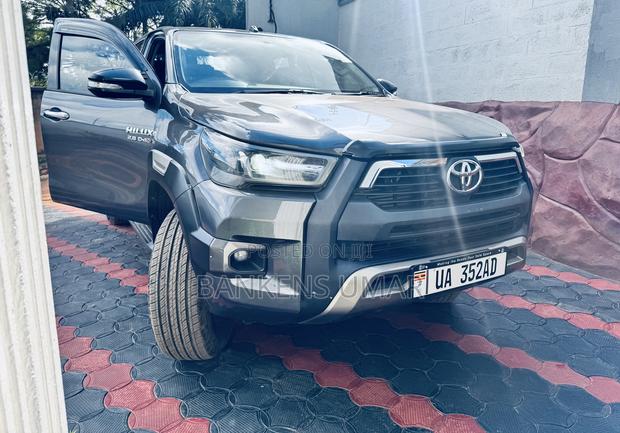 Toyota Hilux Revo Double Cab Deisel 2.8 AWD 2017 Gray