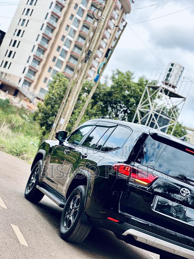 Toyota Land Cruiser 2023 Black