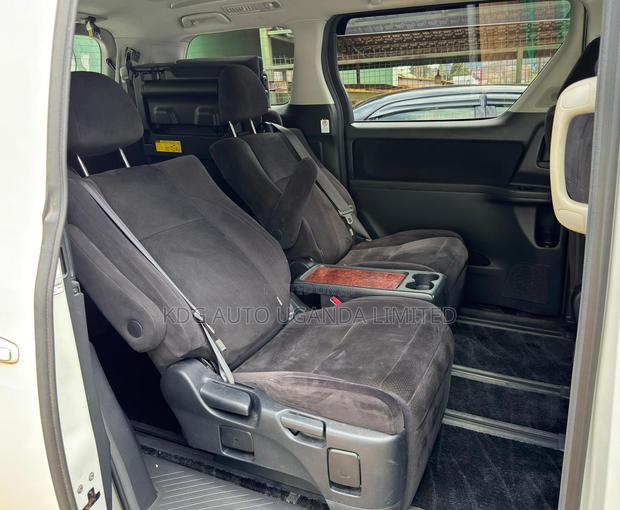 Toyota Vellfire 2009 White