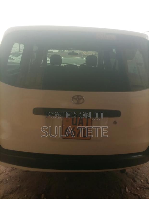 Toyota Probox 1.5 F 4WD 2002 White