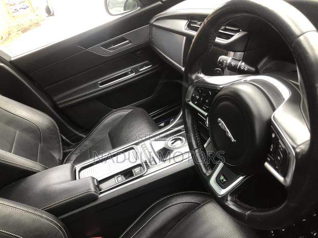 Jaguar XF 2017 Silver