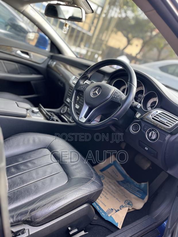 Mercedes-Benz CLS 2013 Blue
