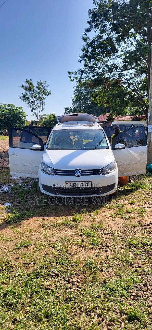 Volkswagen Touran 2014 White