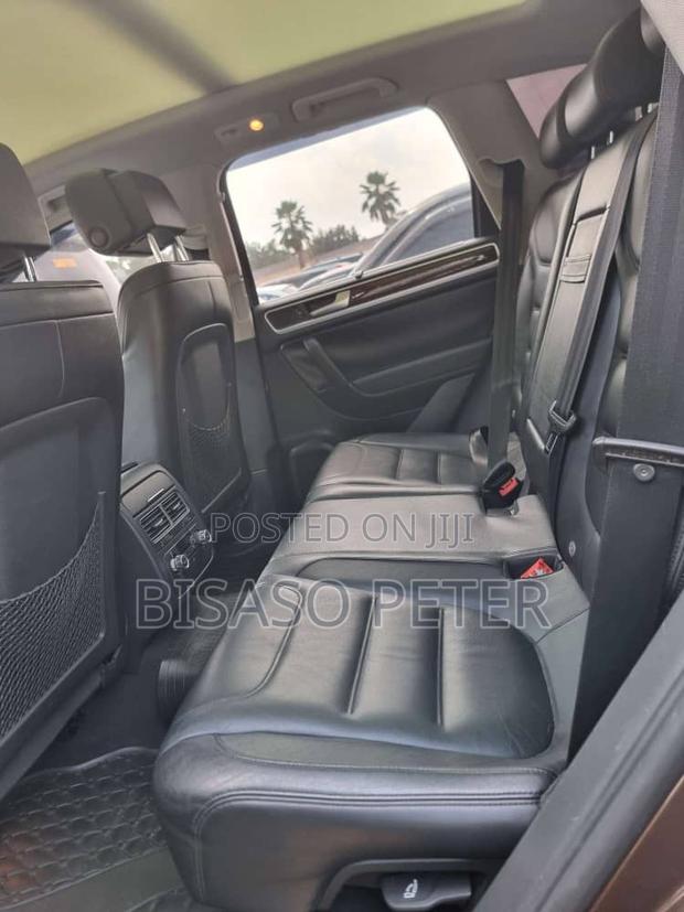 Volkswagen Touareg V6 Executive 2013 Gray