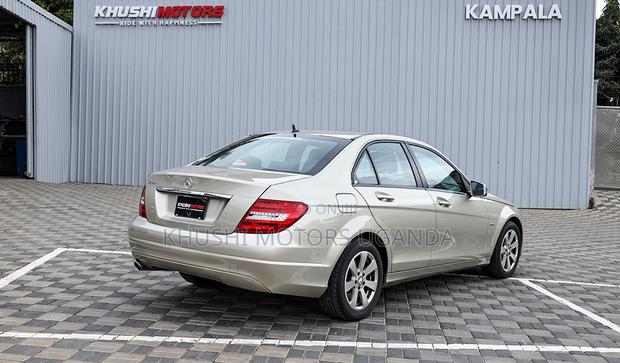Mercedes-Benz C200 2012 Beige