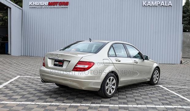 Mercedes-Benz C200 2012 Beige