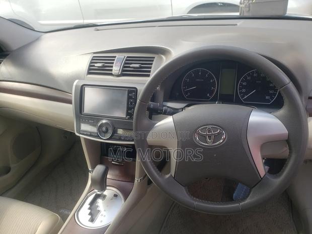 Toyota Premio 1.8 AWD 2011 Silver