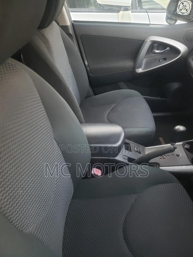 Toyota RAV4 2.5 2010 Gray