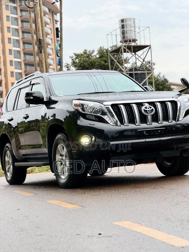 Toyota Land Cruiser Prado 2017 Black