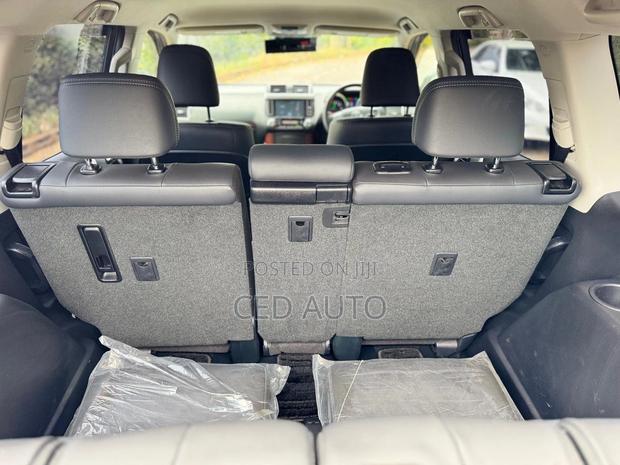Toyota Land Cruiser Prado 2017 Black