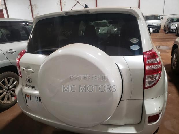 Toyota RAV4 Limited 2011 White