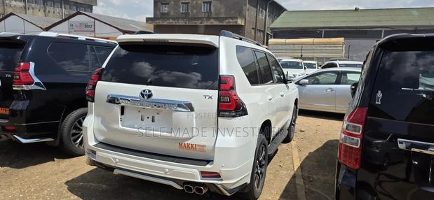 Toyota Land Cruiser Prado 2019 White