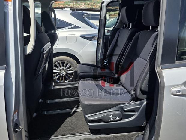 Toyota Noah 2.0 AWD (8 Seater) 2018 Silver