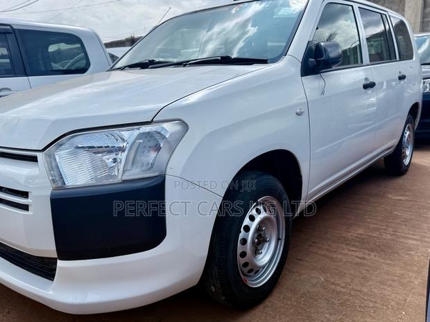 Toyota Probox 1.5 F 4WD 2016 White